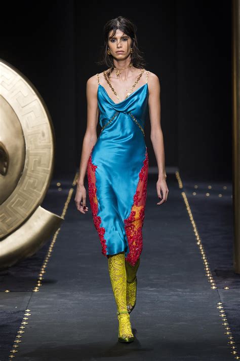 pubblicità versace vol 1 2019|Versace Fall Winter 2019.